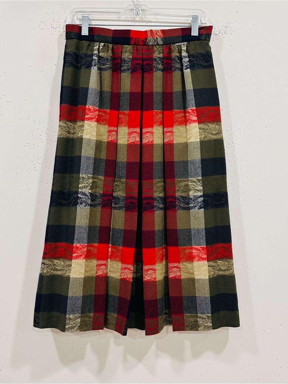 VTG Geiger Tyrol Austria Plaid Pleated Midi Skirt 100% Virgin Wool Size EU 42